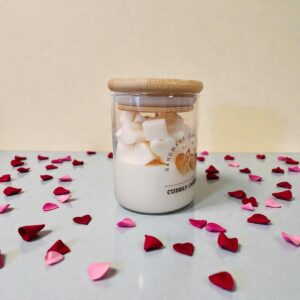 Κερί Σόγιας Λευκό με wax melts mini καρδιές σε Γυάλινο Ποτήρι με ξύλινο καπάκι