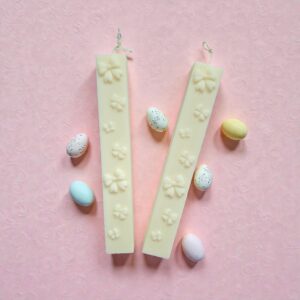 Λαμπάδα αρωματική με άσπρους φιόγκους