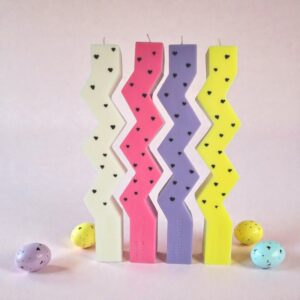 Λαμπάδα αρωματική ζικ-ζακ με Καρδούλες